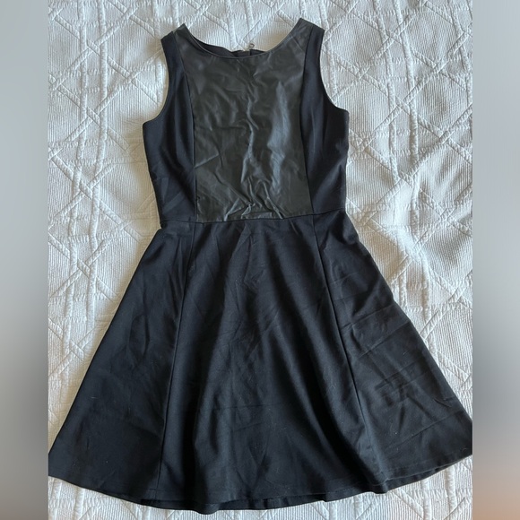 Banana Republic Vegan Leather Skater Dress Black (Sz 6) - Picture 1 of 3